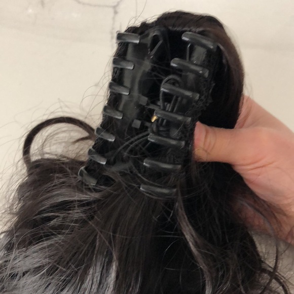 Curly Ponytail Claw Hair Extension - Picture 2 of 5